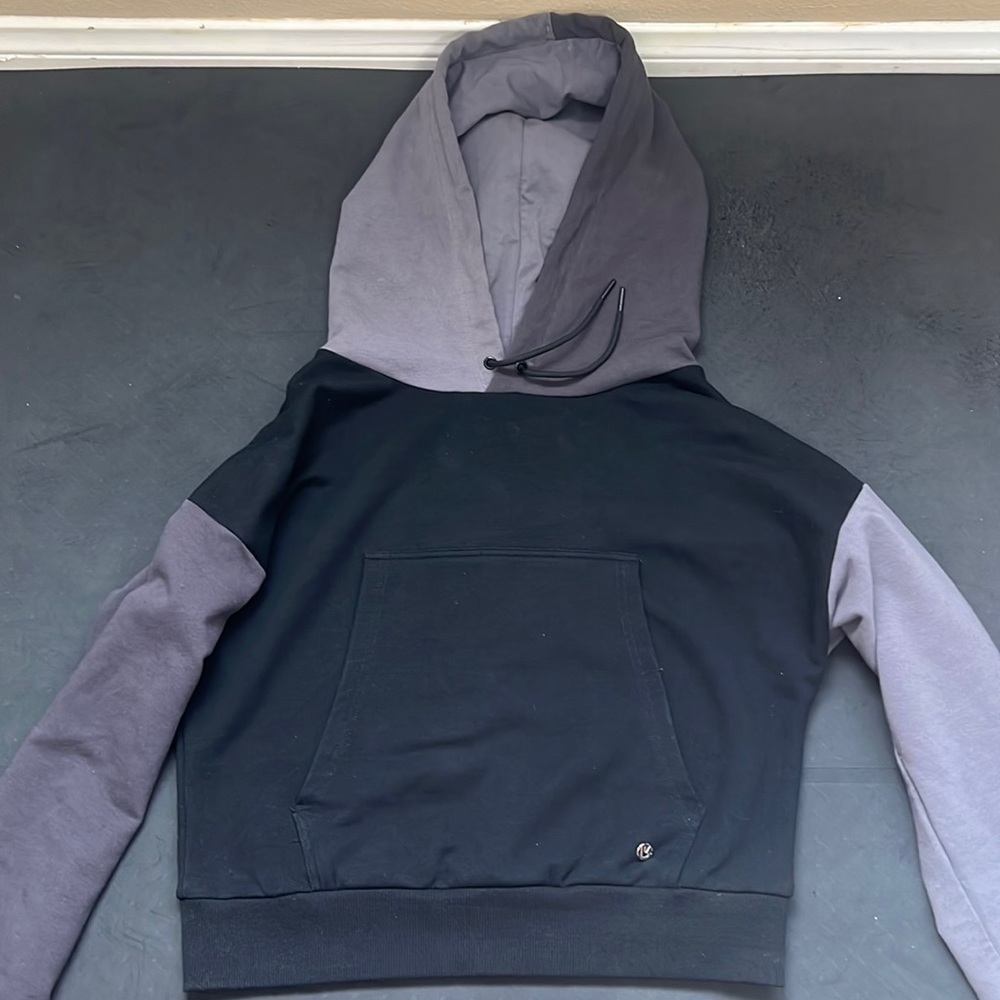 Buffbunny Throw Back Hoodie - xs - like new - runs big